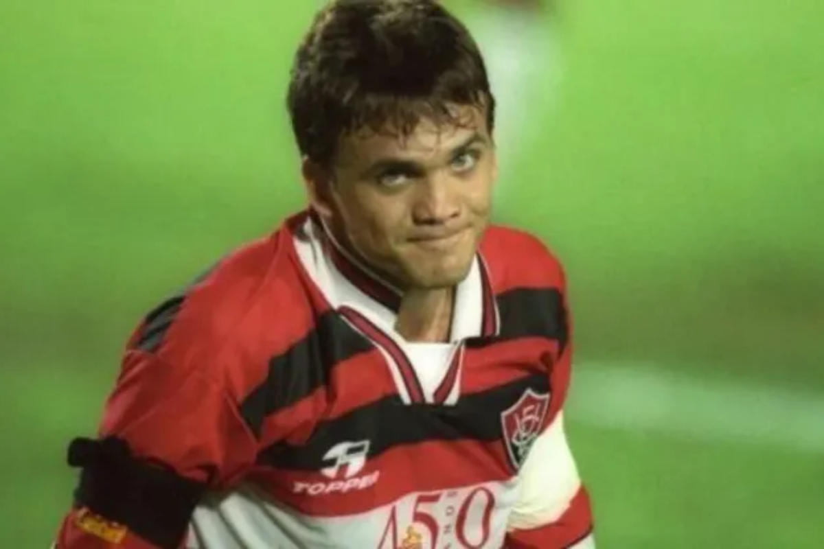 Petkovic foi contrato junto ao Real Madrid por R$ 5 milhões em 1997 (equivalente a cerca de R$ 44 milhões nos dias de hoje)  por Divulgação/EC Vitória