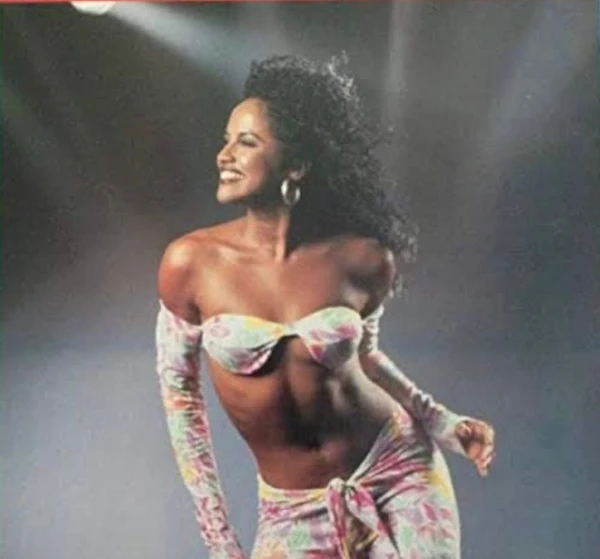 Simone Moreno disco por Divulgação