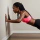 Imagem - Exercício na parede ajuda a queimar gordura abdominal com facilidade; aprenda a fazer