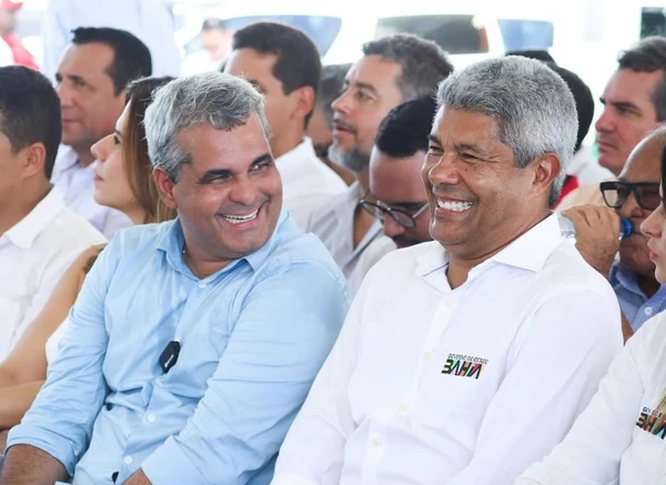 Marcel Carneiro (PT), ex-prefeito de Paratinga, ao lado do governador Jerônimo Rodrigues