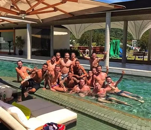 Neymar em sua mansão em Mangaratiba por Reprodução/Redes Sociais