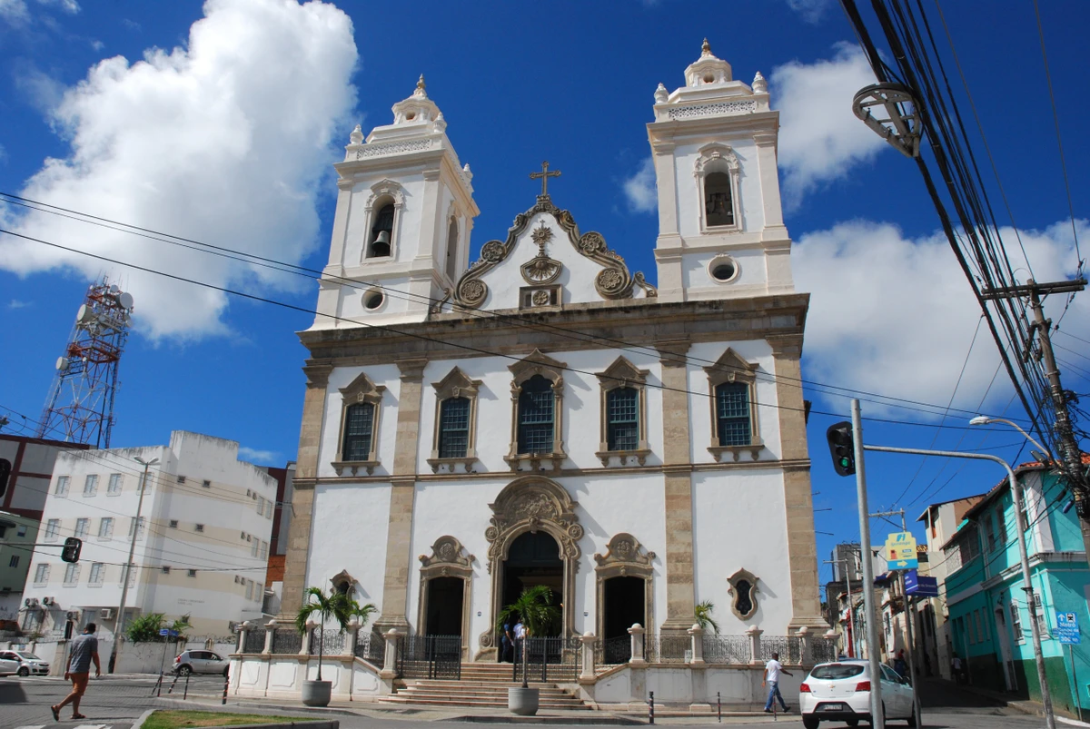 O lugar do descanso de Maria Quitéria:  a Igreja de Sant’Ana