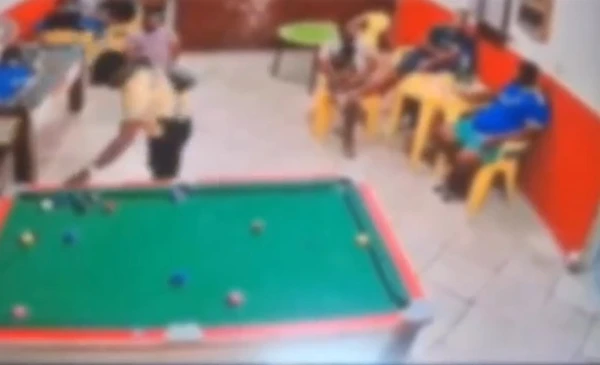 Vítimas estavam no bar por Reprodução