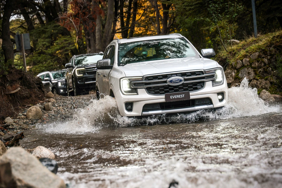 Na Argentina, o Everest é equipado com motor 2.3 litros turbo a gasolina, que entrega 300 cv
