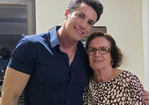 Luiz Antonio Garnica e a mãe Elizabete Arrabaça