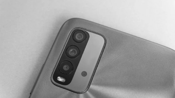 Apesar de parecer inútil, furinho tem função essencial na câmera do celular