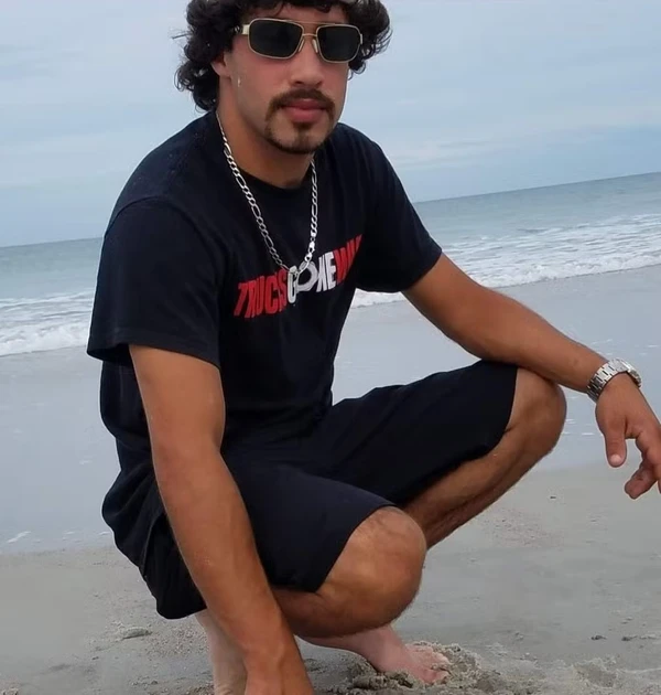 Dakota Posey é neto de Raul Seixas por Reprodução/Facebook