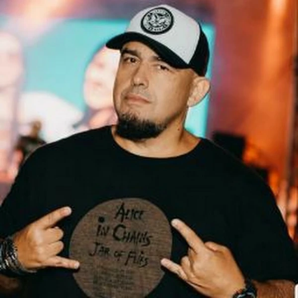 Digão, vocalista e guitarrista da banda Raimundos por Reprodução