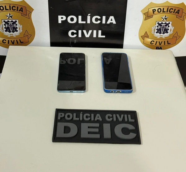 Os celulares dos dois foram apreendidos para identificação de outros receptadores por Divulgação/PCBA