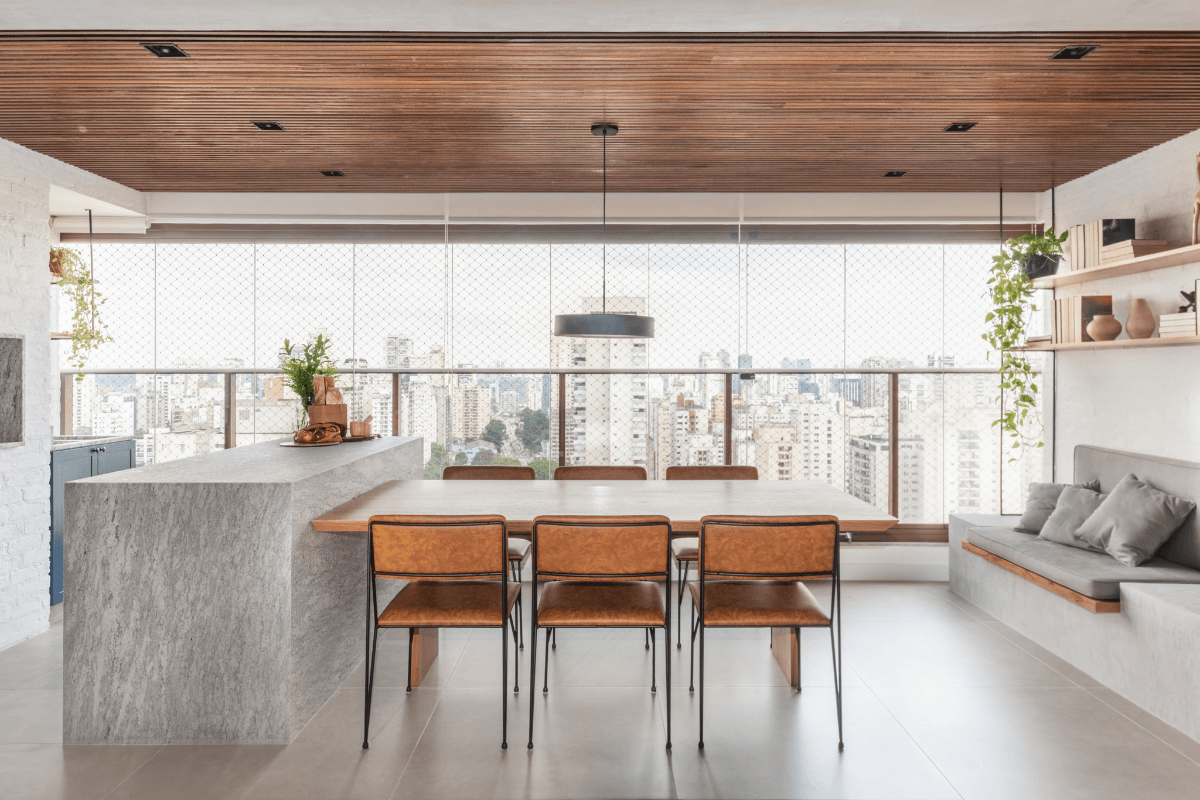 As pedras naturais e sintéticas estão em alta nos projetos de arquitetura e interiores (Projeto: escritório Conectarq | Imagem: Guilherme Pucci) 