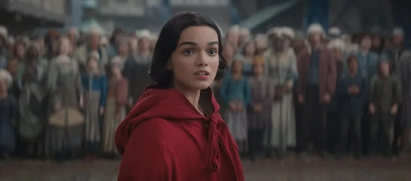 Rachel Zegler como Branca de Neve em Live-Action da Disney   por Divulgação/Disney