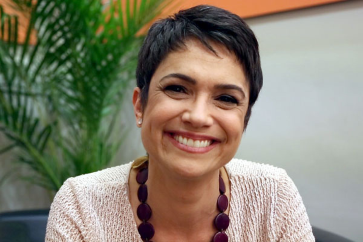 Sandra Annenberg  por Reprodução