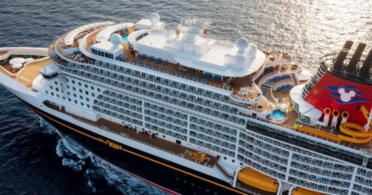Imagem - Pai se joga no mar para salvar filha que caiu de navio da Disney