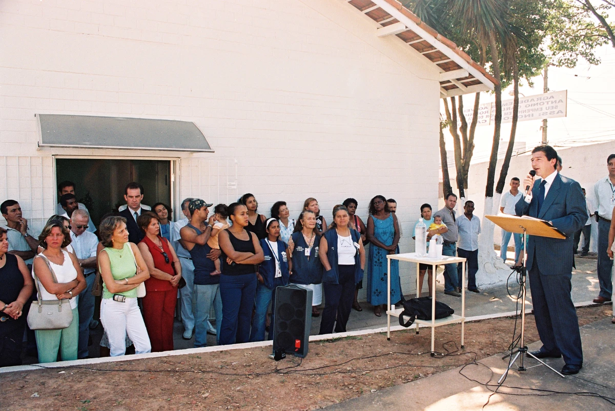 2001 - A organização passa a coordenar o Programa de Saúde da Família em 12 UBSs de São Paulo. No ano seguinte, faz parceria com o Ministério da Saúde para realizar
transplantes em pacientes do SUS. Hoje, o Einstein gere 32 unidades públicas - por Einstein/divulgação