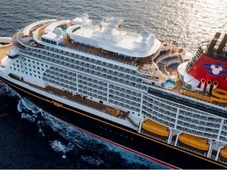 Imagem - Pai se joga no mar para salvar filha que caiu de navio da Disney