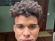 Imagem - Baiano, Lucas Leto reflete sobre projeção de Vale Tudo e destaca raízes: 'Pernambués me preparou para o mundo'