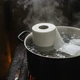 Imagem - Mergulhe um rolo de papel higiênico em água fervente e elimine de vez esse problema doméstico