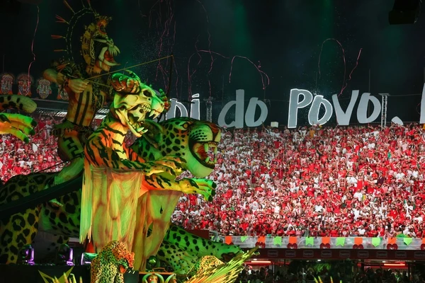 Alegoria do Boi Bumbá Garantido por  Mauro Neto/Secom-AM
