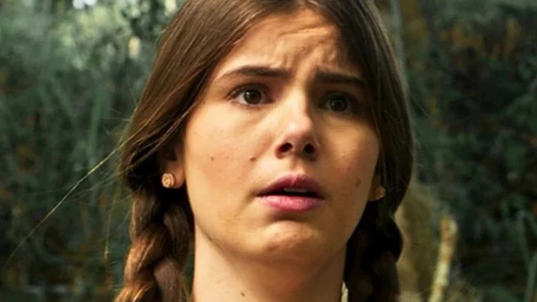Camila Queiroz como Mafalda em 'Êta Mundo Bom!', de 2016  por Reprodução/TV Globo
