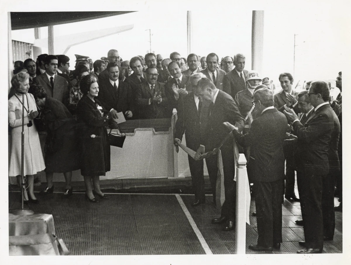1971 - O Einstein Hospital Israelita  é aberto oficialmente. No ano seguinte, é inaugurada uma moderna Unidade de Terapia Intensiva (UTI) - por Einstein/divulgação