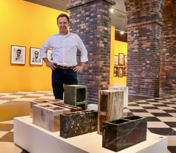Museu em Salvador terá exposição com mais de 200 trabalhos de Vik Muniz.
