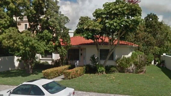 Orlando Capote vive em área cara de Miami por Reprodução