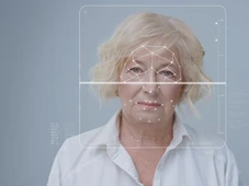 Imagem - Golpes com reconhecimento facial fazem vítimas entre aposentados; veja como se proteger