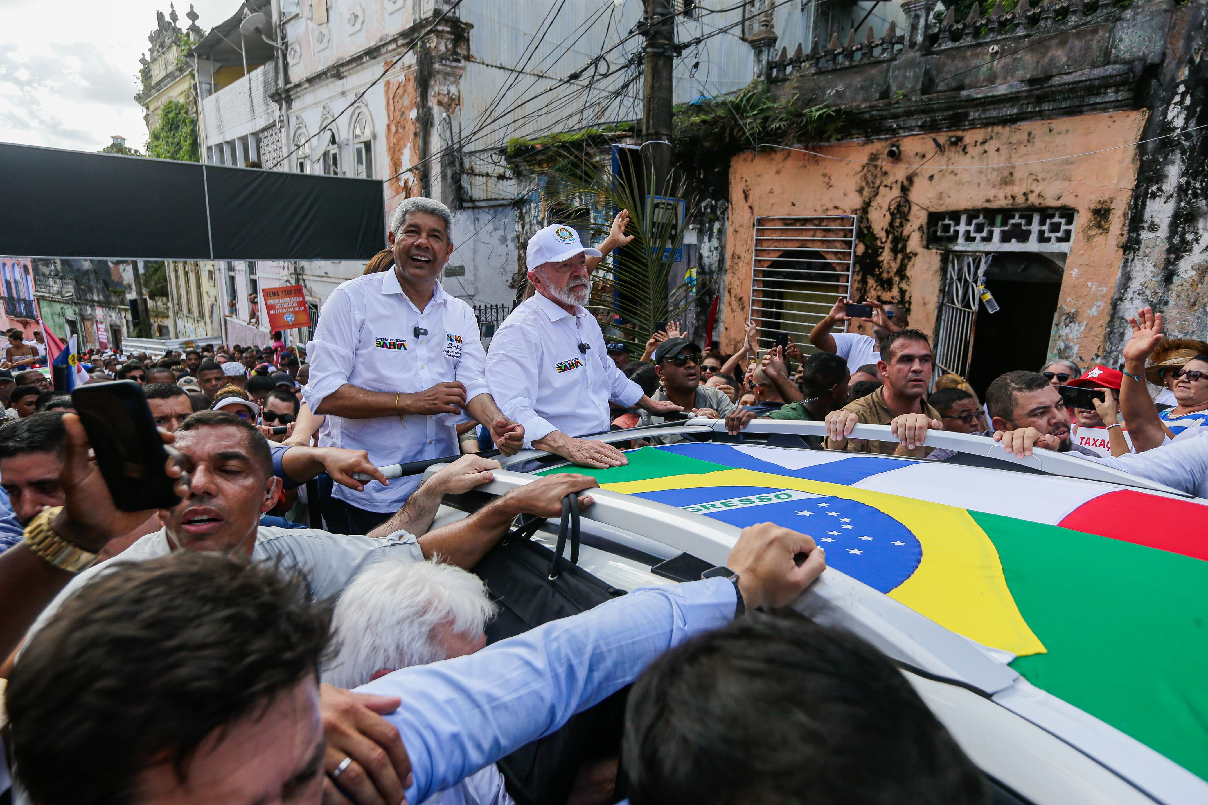 Jerônimo Rodrigues e Lula em cortejo por Arisson Marinho/CORREIO