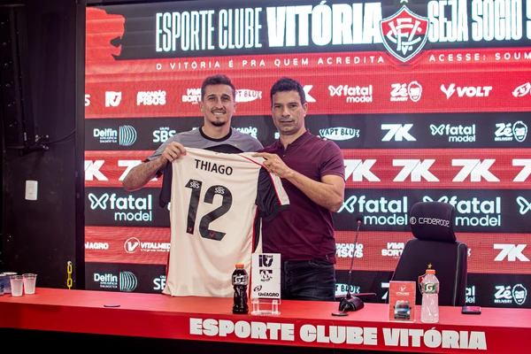 Thiago Couto foi apresentado oficialmente pelo Vitória