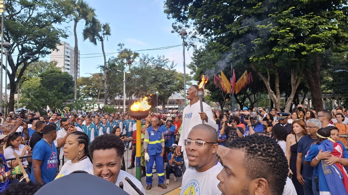 Tonho Matéria foi responsável por carregar o Fogo Simbólico