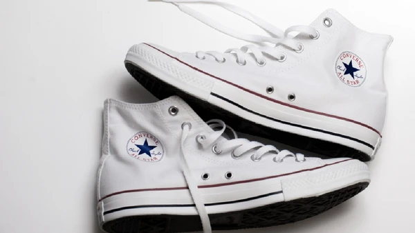  O Converse All Star não os incluiu por acaso. Conheça a história por trás do design e a sua importância para os pés