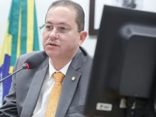 Imagem - Deputado e pastor baiano nega saída da política: 'Igreja nunca atrapalhou'