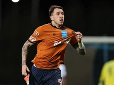 Imagem - Vitória anuncia a contratação do centroavante uruguaio Renzo López