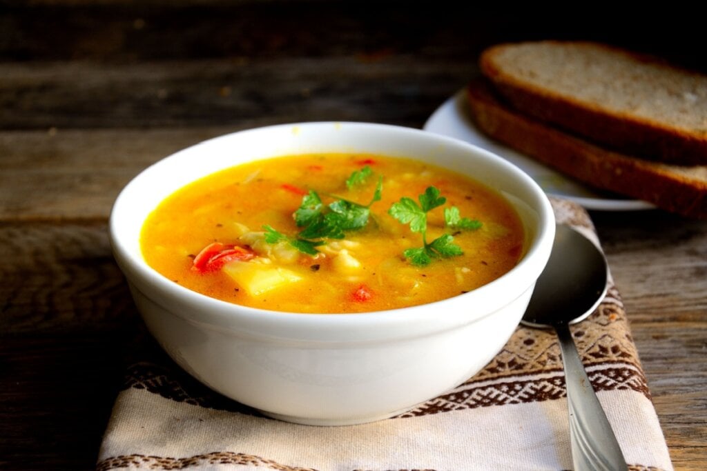 Sopa cremosa de legumes (Imagem: Yuriy Bogatirev | Shutterstock)