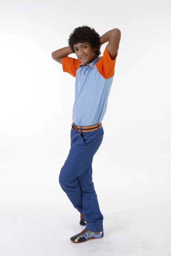 Ex-BBB, Gabriel Santana deu vida a Mosca em Chiquititas  por Reprodução/SBT