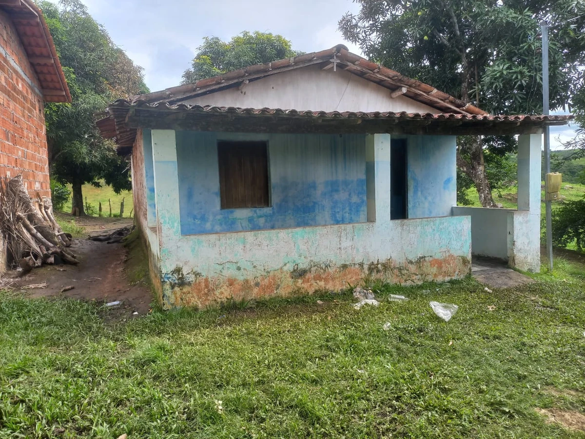 Casebre fica localizado na zona rural de Maragogipe por Reprodução