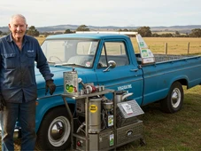 Imagem - Idoso de 95 anos cria máquina que transforma óleo usado em combustível