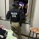 Imagem - Mãe e padrasto são presos por estupro contra adolescente de 15 anos