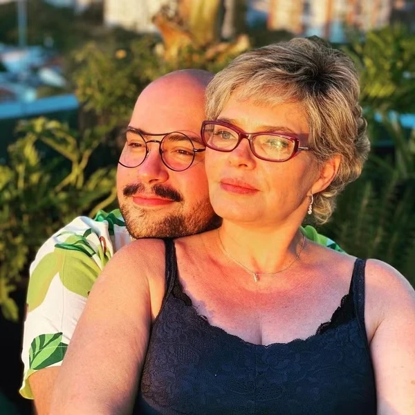 Cintia Abravanel é mãe de Tiago Abaravanel por Rprodução/Instagram