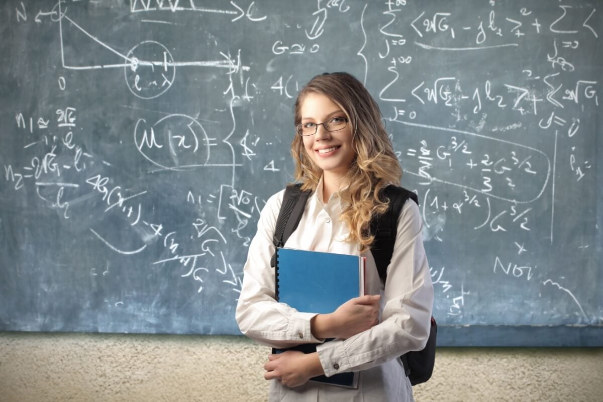 A preparação para a prova de matemática do Enem exige repertório e estratégia (Imagem: Ollyy | Shutterstock) 