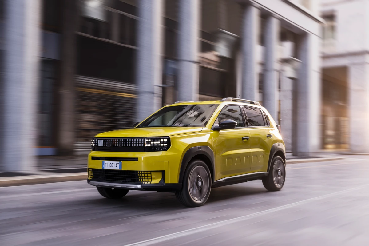 A fake news mostra a imagem de um Fiat Grande Panda como se fosse a nova geração do Uno