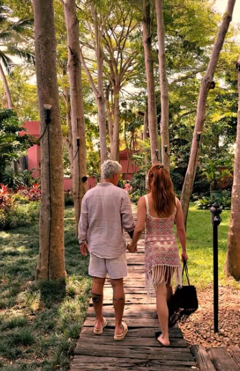 Giovanna Ewbank e Bruno Gagliasso em resort de The White Lotus por Reprodução / Instagram