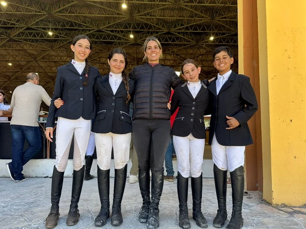 O time campeão foi formado por Beatriz Garcez, Melissa Godinho, Maete Vieira e João Bezerra