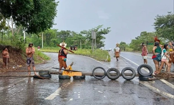 Protesto de indígenas Pataxó na BR-101 em março deste ano