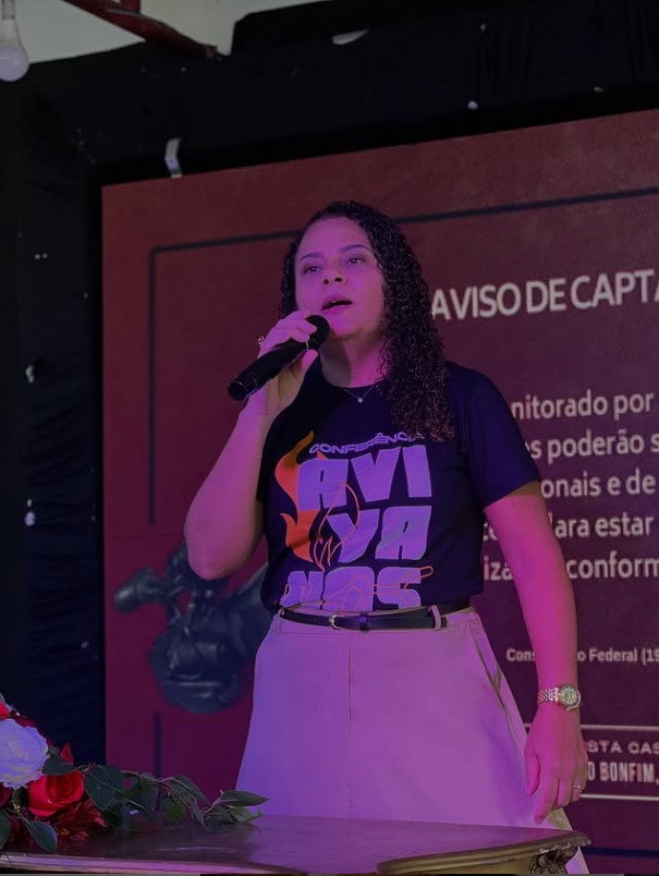 Carine Carvalho foi atingida por tiro na cabeça por Reprodução