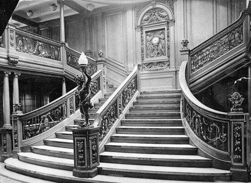 Grande escadaria do Titanic por Reprodução