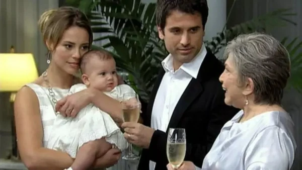 Paolla Oliveira substituiu Ana Paula Arósio em 'Insensato Coração'