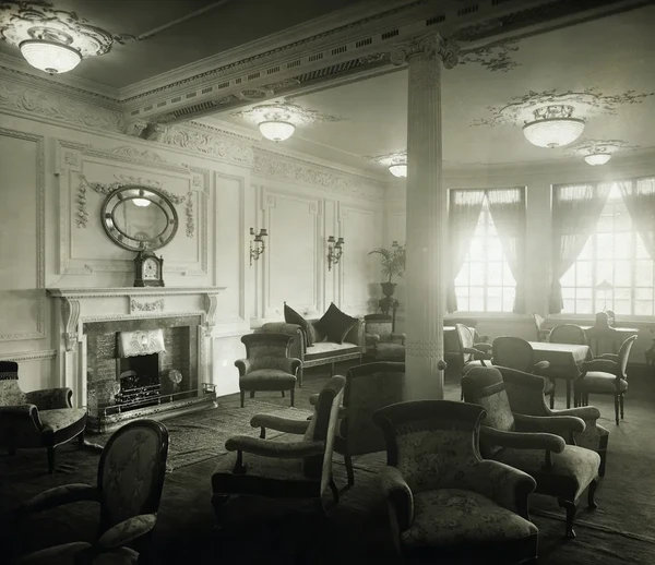 Sala de leitura do Titanic por Reprodução