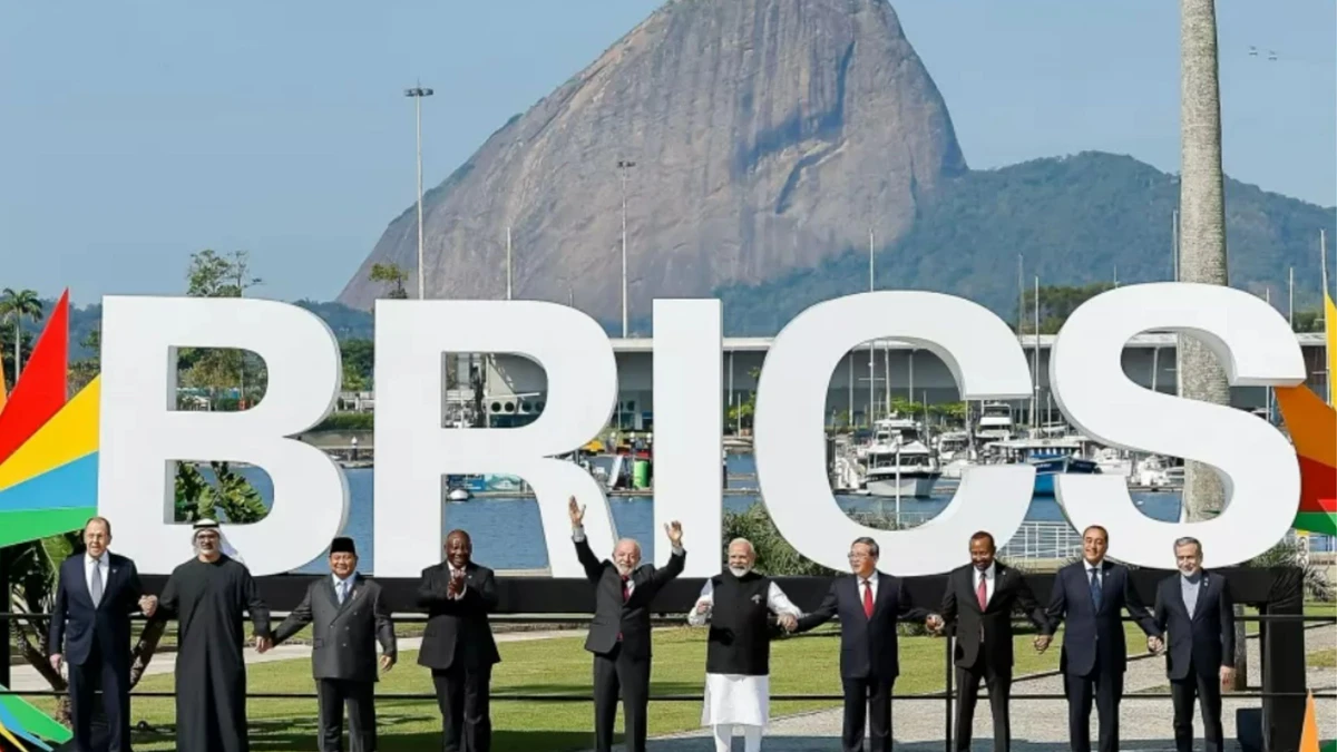 Presidente Lula posa com chefes de Estado e de governo dos países-membros do Brics 