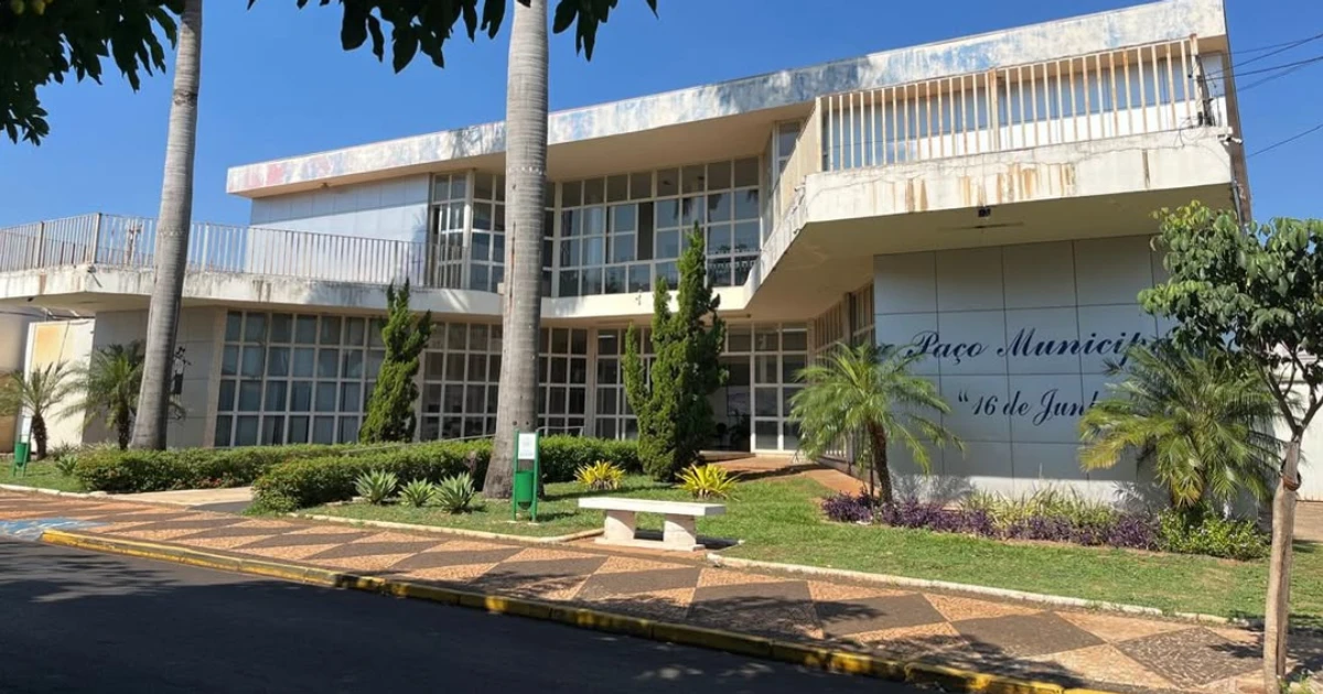 Imagem - Salário de até R$ 6,9 mil e VA de R$ 1,1 mil: prefeitura abre inscrições para concurso